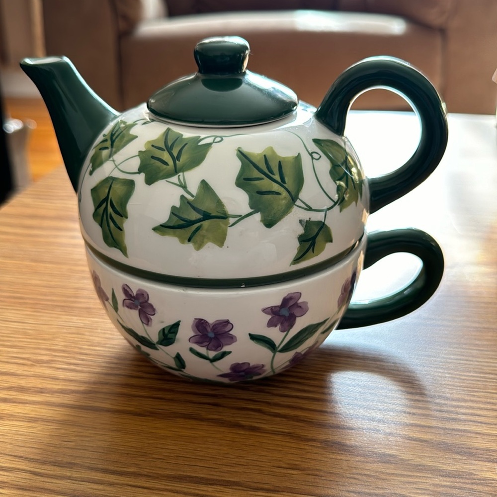 Waverly Heirloom Collection Teapot